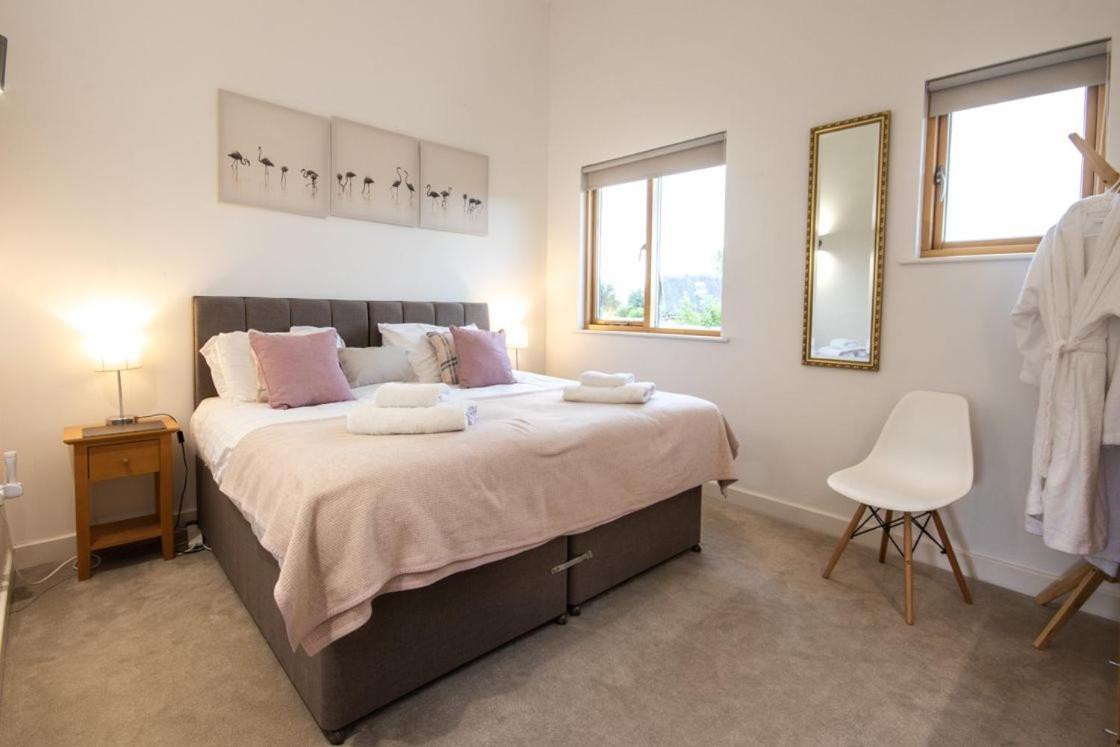 Waters Edge 04, Waterside Lodge P South Cerney Bagian luar foto