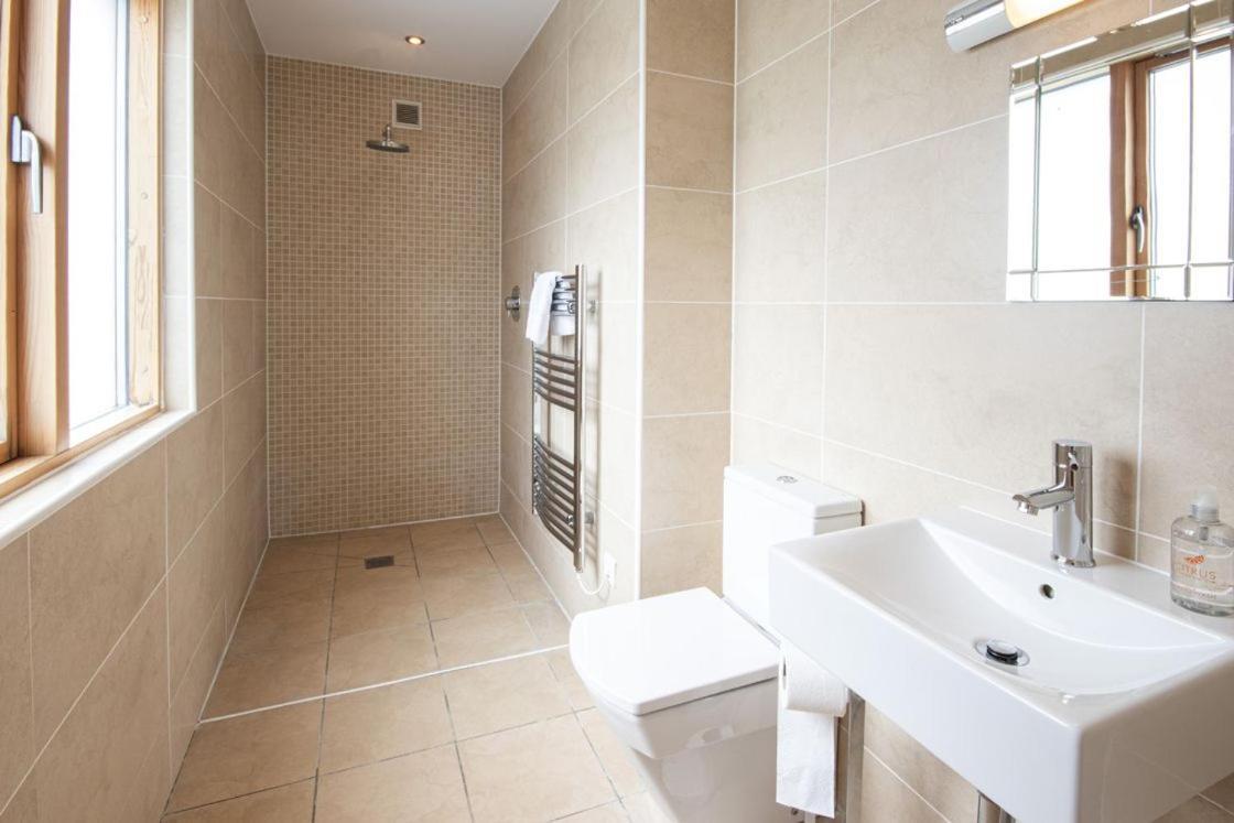 Waters Edge 04, Waterside Lodge P South Cerney Bagian luar foto