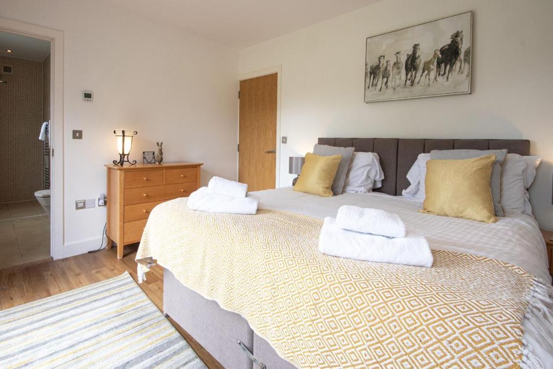 Waters Edge 04, Waterside Lodge P South Cerney Bagian luar foto