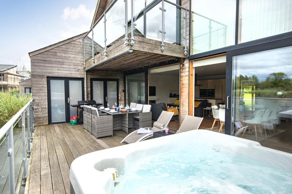 Waters Edge 04, Waterside Lodge P South Cerney Bagian luar foto