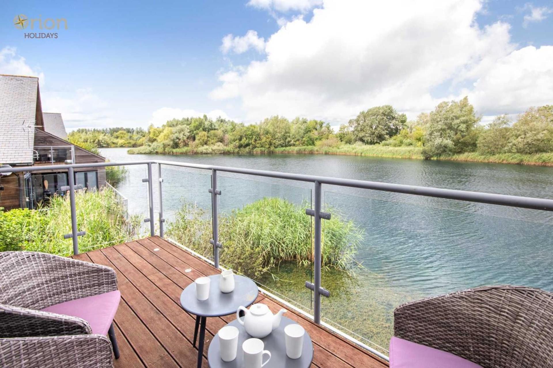 Waters Edge 04, Waterside Lodge P South Cerney Bagian luar foto