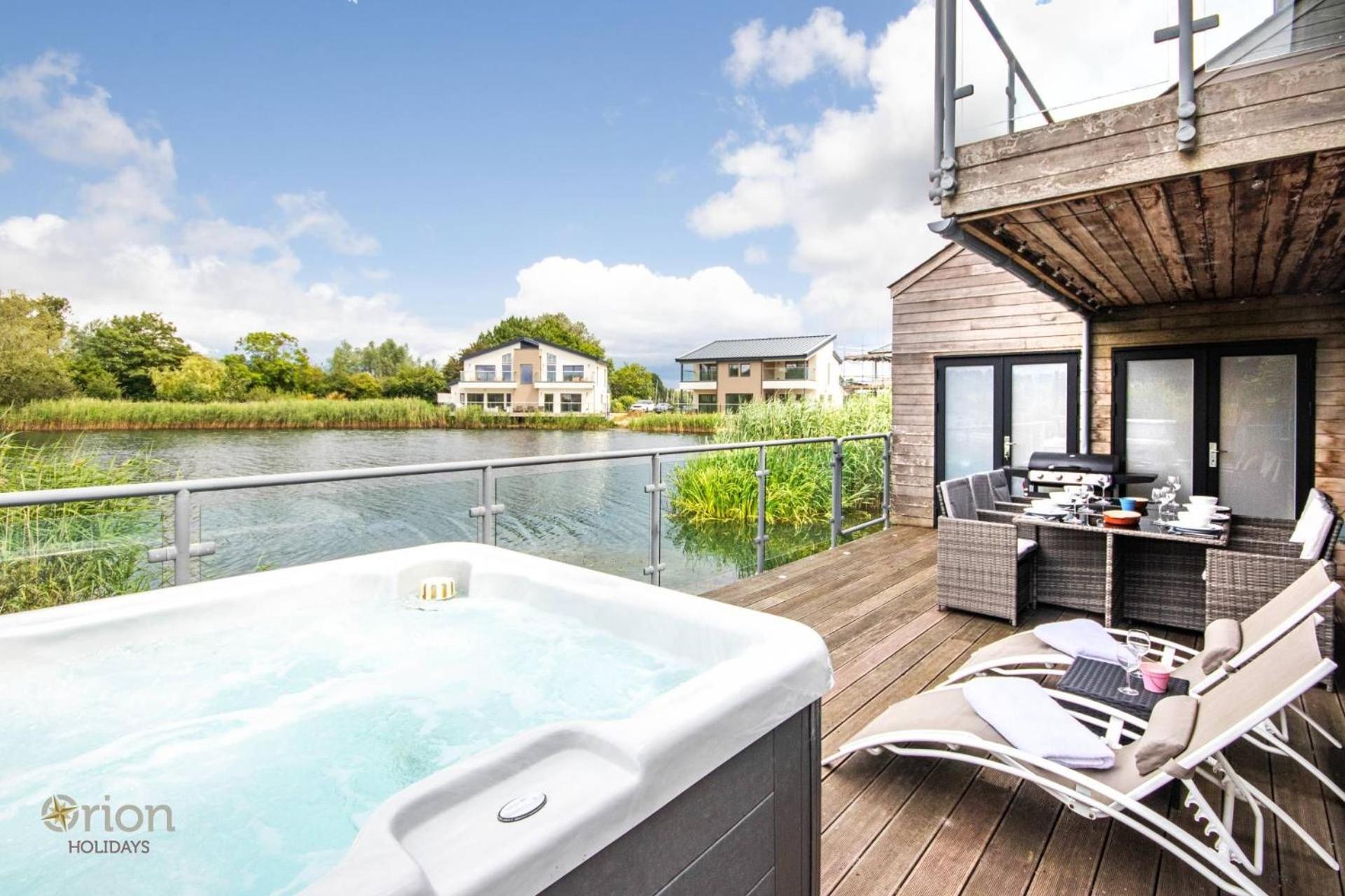 Waters Edge 04, Waterside Lodge P South Cerney Bagian luar foto