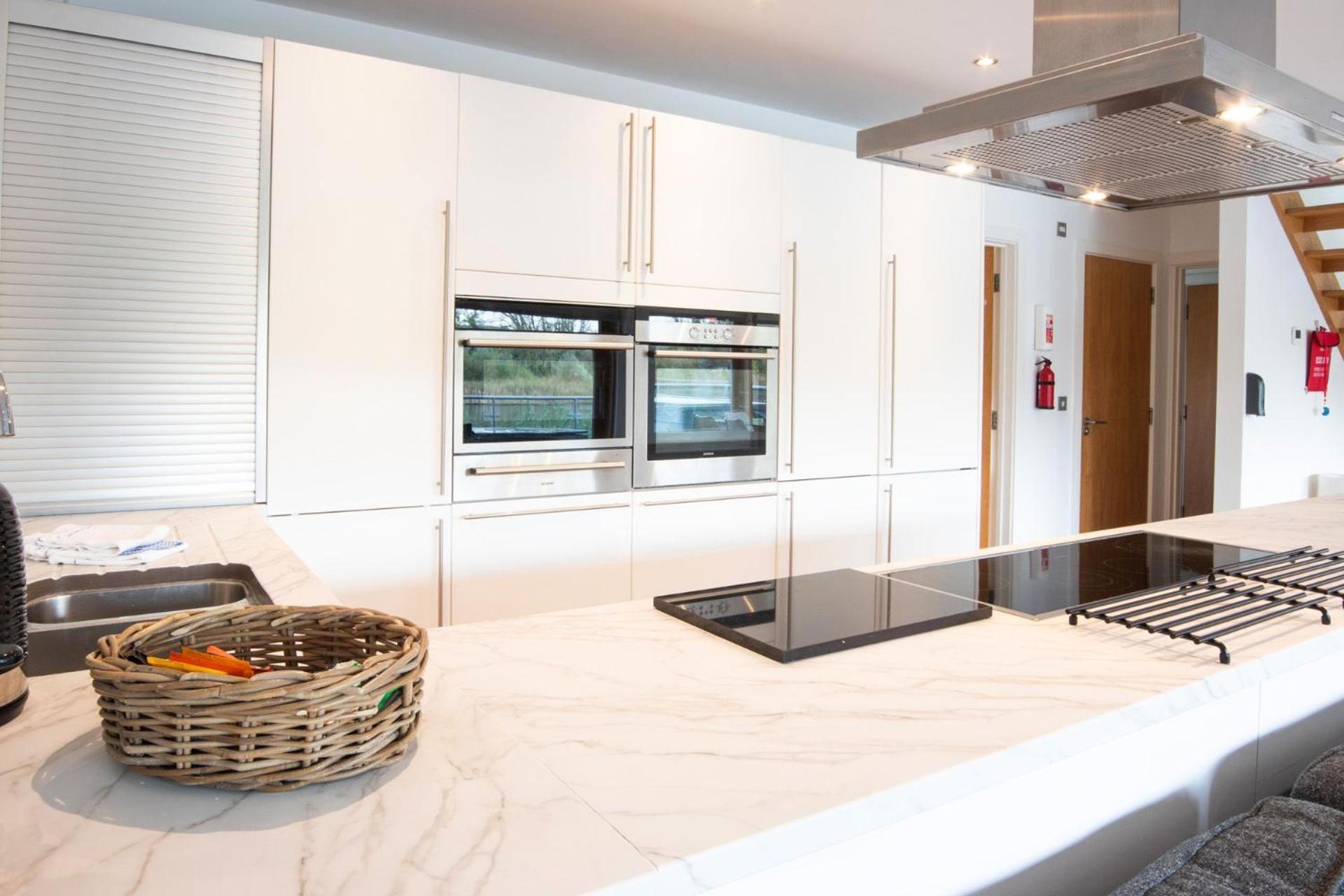 Waters Edge 04, Waterside Lodge P South Cerney Bagian luar foto